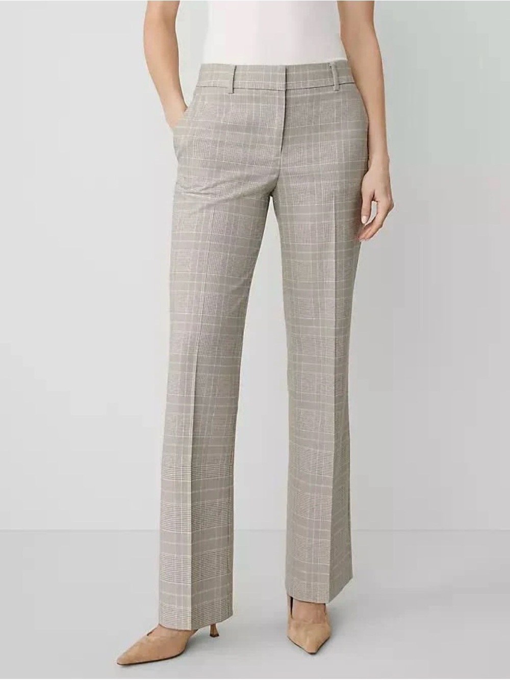 Ann Taylor The Jayne Plaid Trouser Pants
Light Gray Plaid – Size 12
